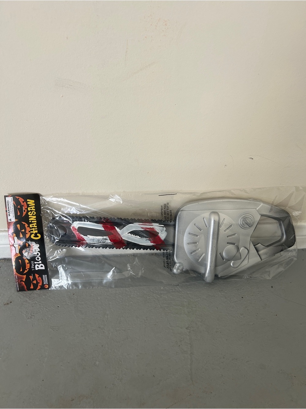 BOODY Silver and Red Bloody Chainsaw Prop